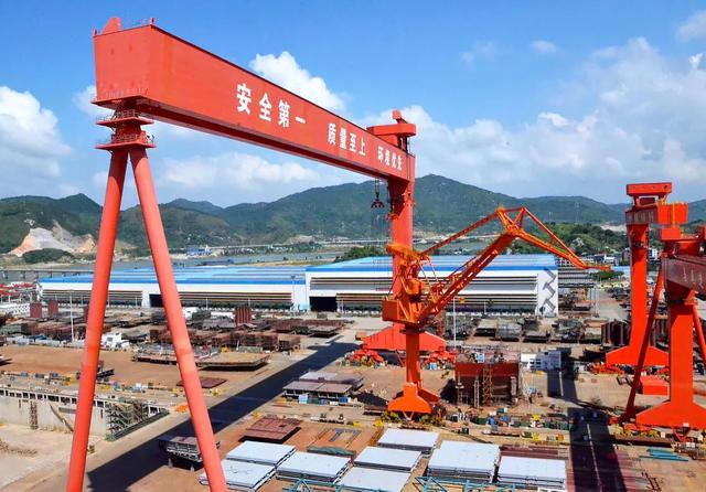 造船門式起重機(jī)