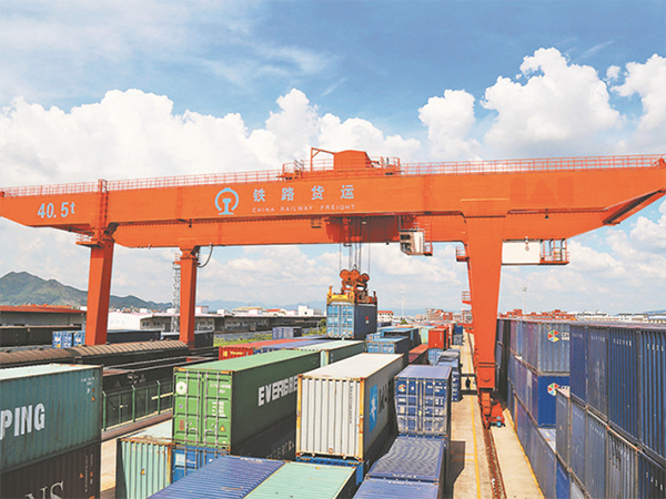 安徽蕪湖集裝箱門式起重機(jī)廠家集裝箱門式起重機(jī)高效裝卸