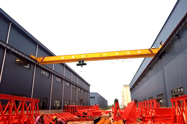 廣西貴港行車行吊廠家備有電磁起重機