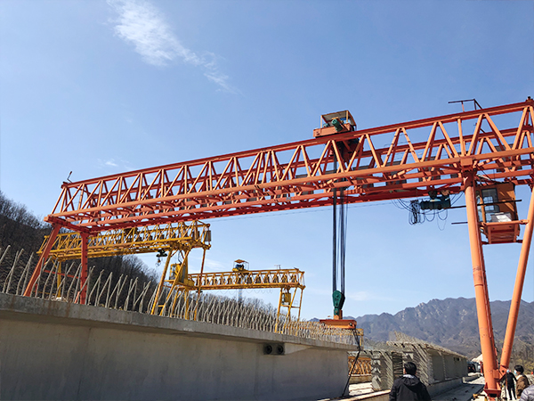 新疆克拉瑪依8噸龍門吊廠家出租40米/180噸公路架