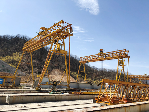 河北承德200噸地鐵用起重機租賃廠家