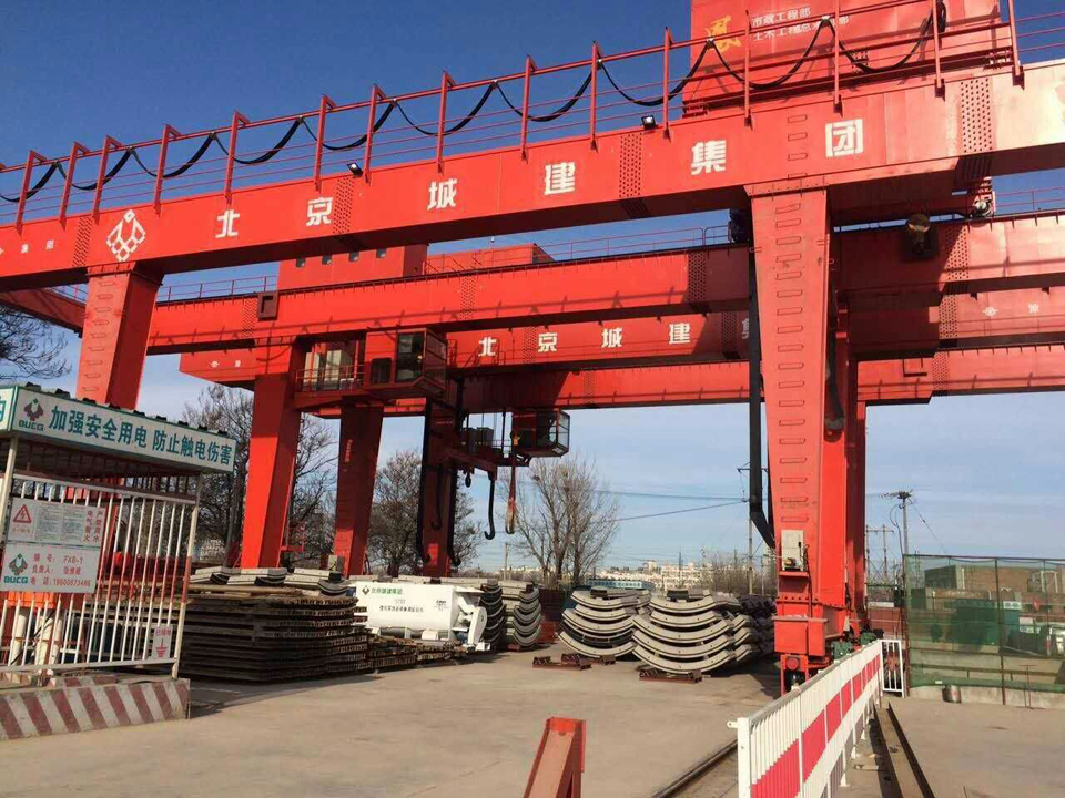 廣東肇慶龍門吊廠家追求安全性和穩(wěn)定能力